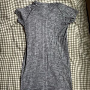Grey Lululemon short sleeve